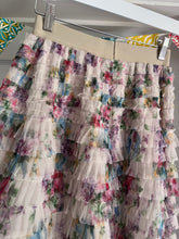 Load image into Gallery viewer, Flower Ruffle Tulle Skirt (cream)
