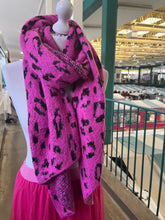 Load image into Gallery viewer, SOPHIE Leopard Scarf (pink)
